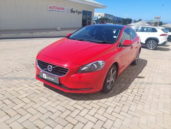2015 VOLVO V40 D2 MOMENTUM